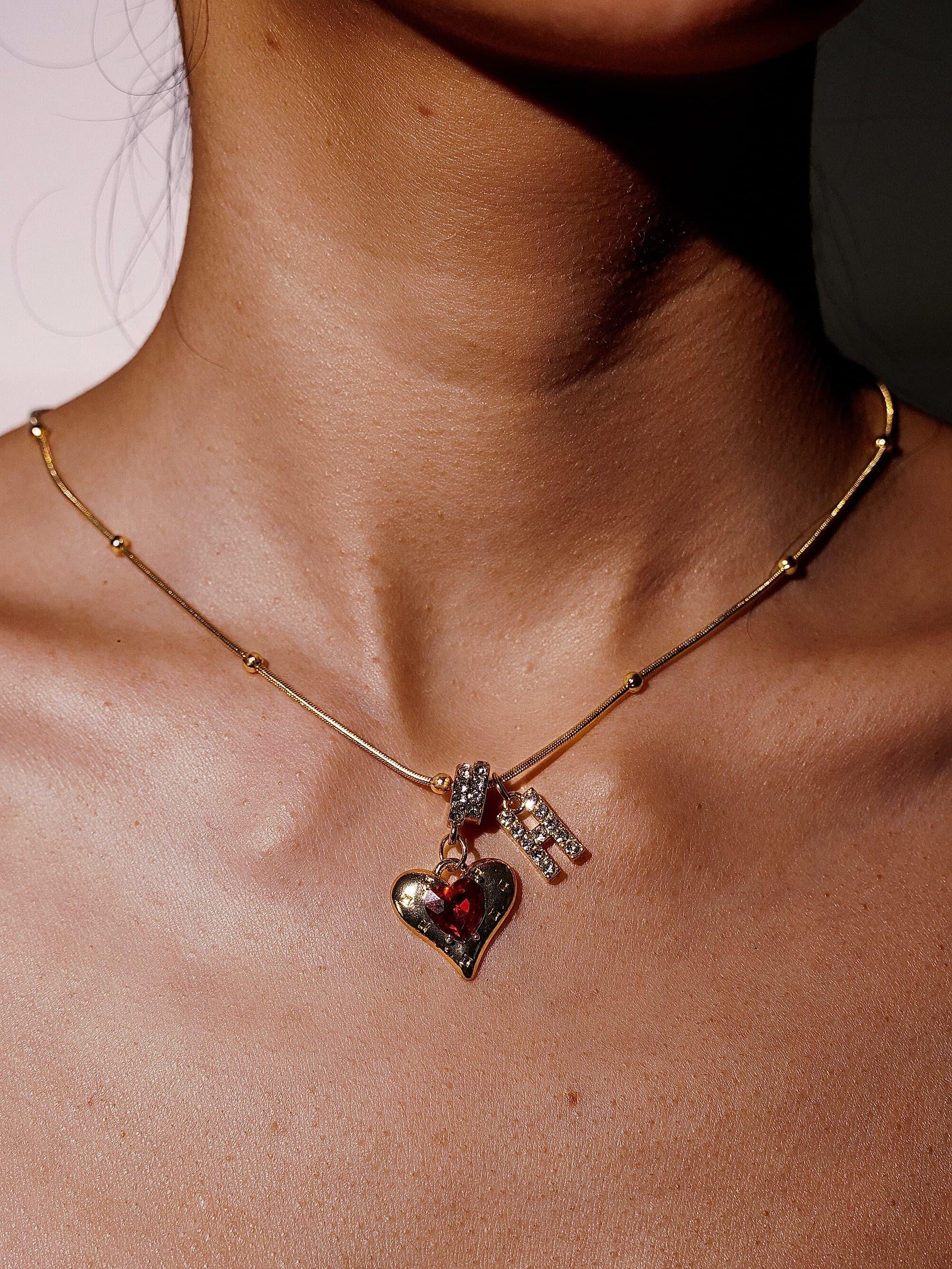 14K Gold Planted Vintage Red Heart Initial Pendant Necklace-02