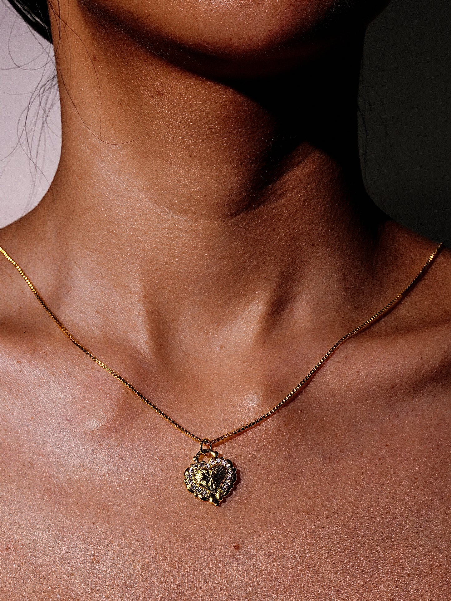 14K Vintage Rose Gold Sparkling Heart Necklace-02