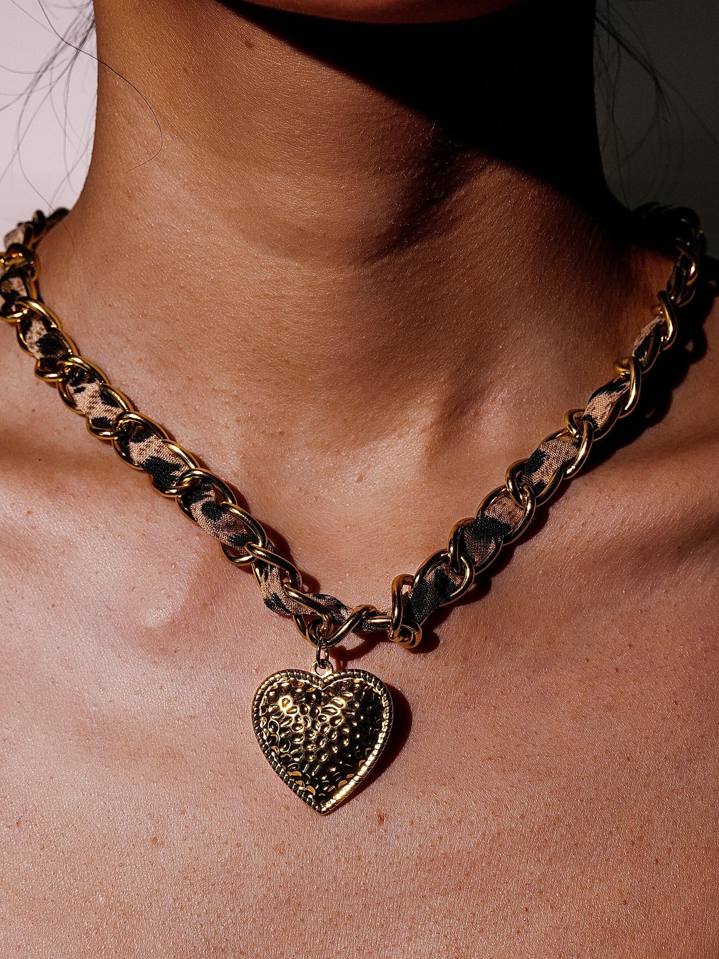 14K Gold Leopard Print Bandana Chain Heart Pendant Necklace-02