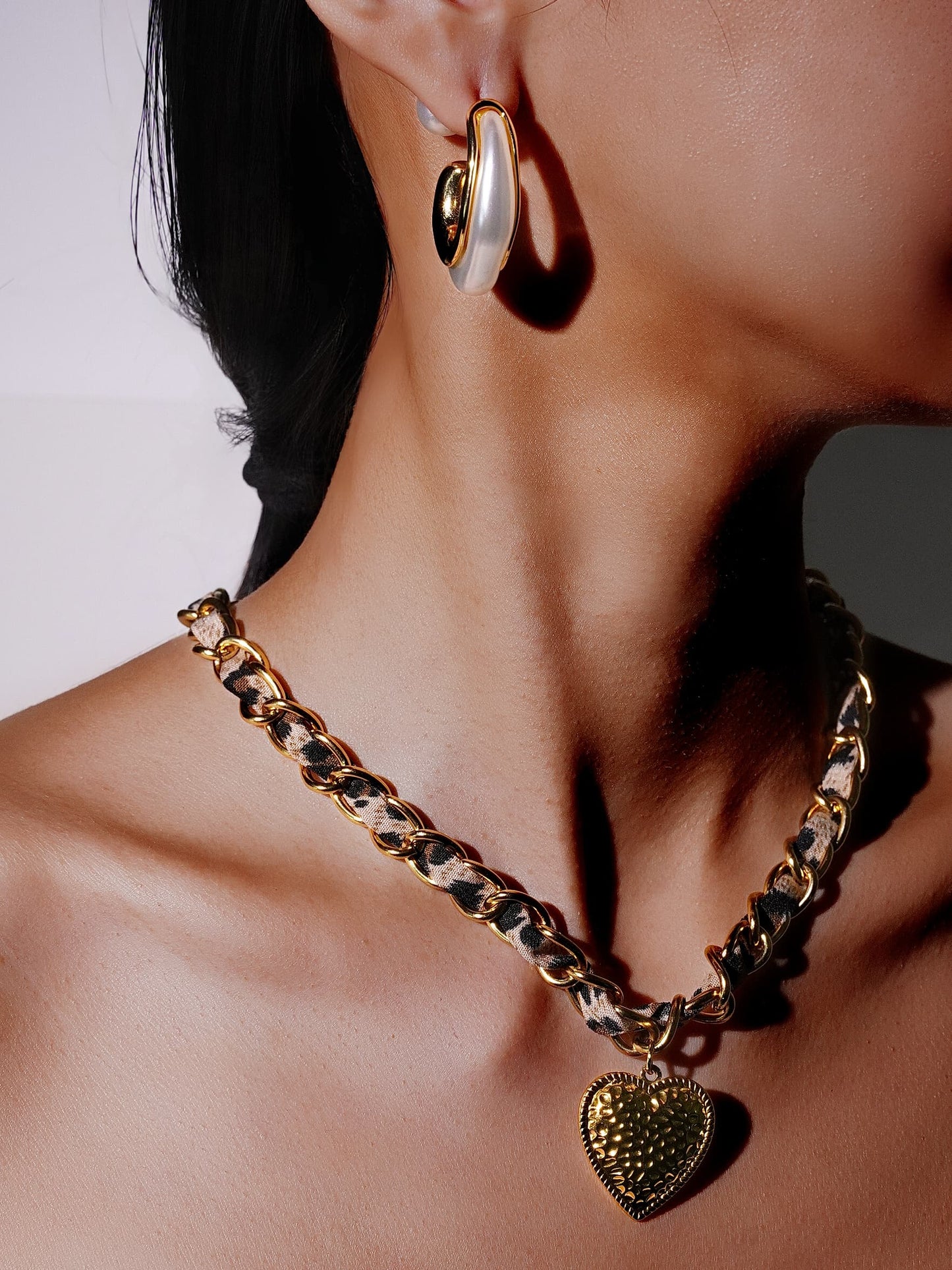 14K Gold Leopard Print Bandana Chain Heart Pendant Necklace-04