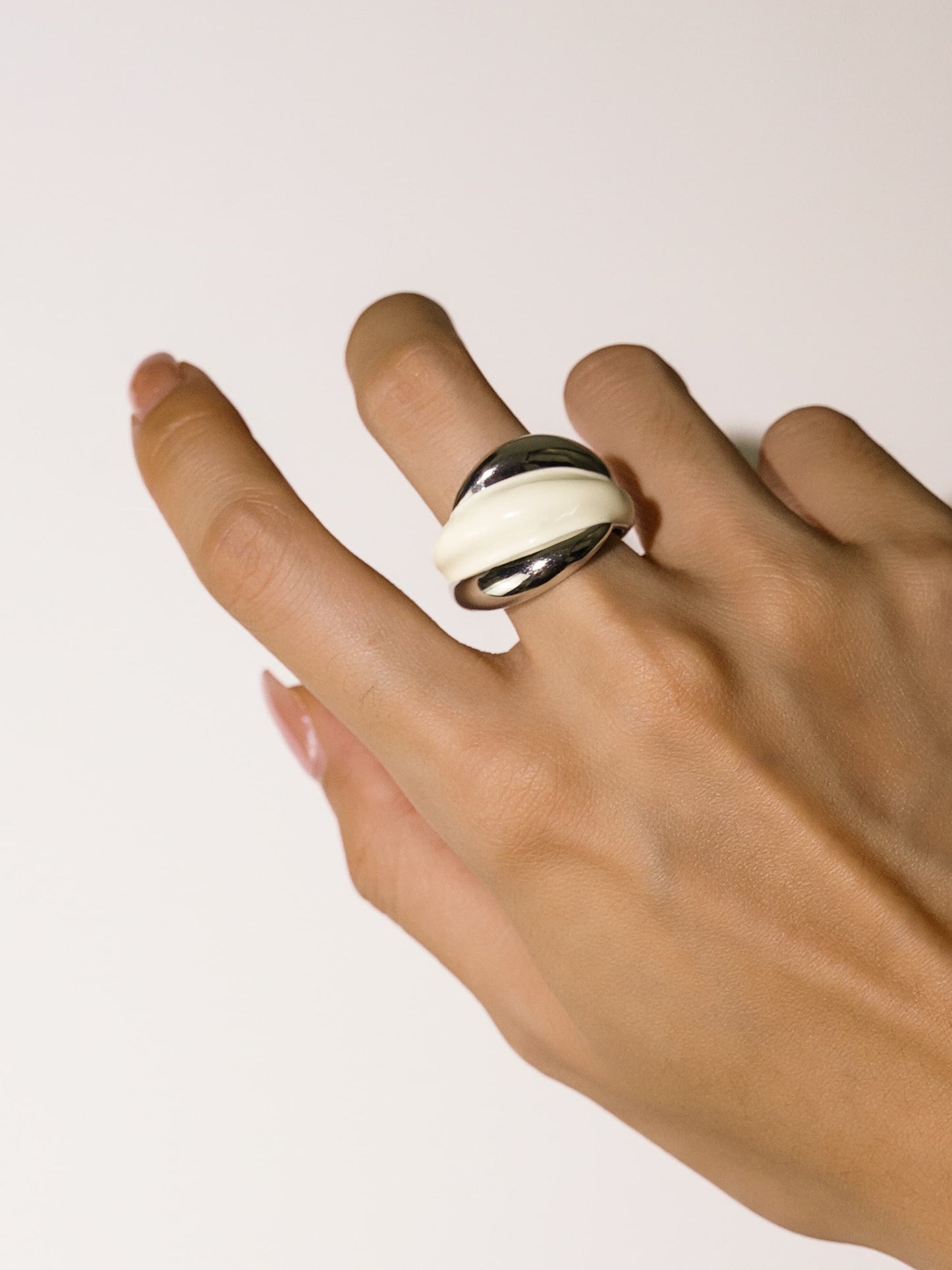 925 Silver Minimal Cream White Enamel Ring For Women-01